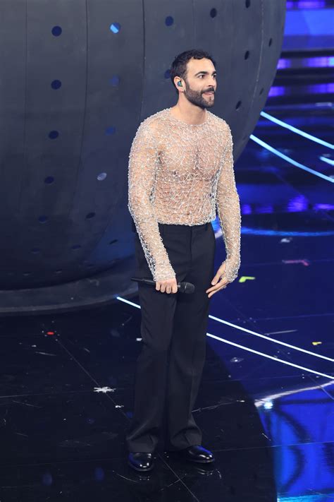 camicia versace mengoni|Marco Mengoni Sanremo 2024: i look da super star del co .